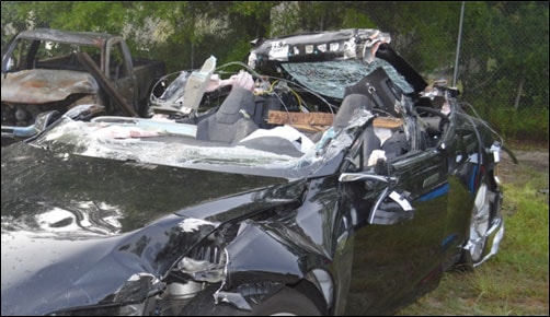 W maju 2016 roku półautonomiczny samochód Tesla Model S wjechał w naczepę skręcającej ciężarówki (fot. NTSB)
