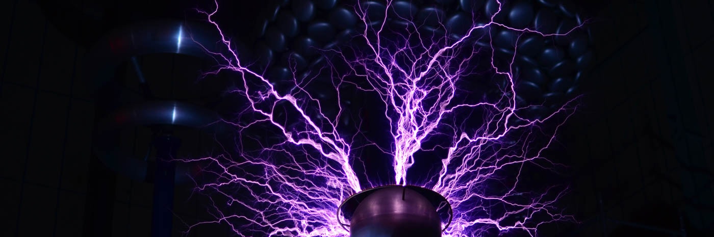 Naukowcy tworzą błyskawice