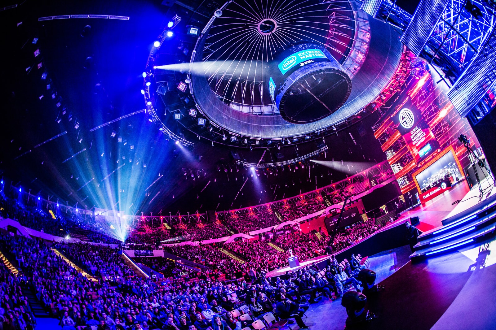 E-sportowcy walczą w Katowicach