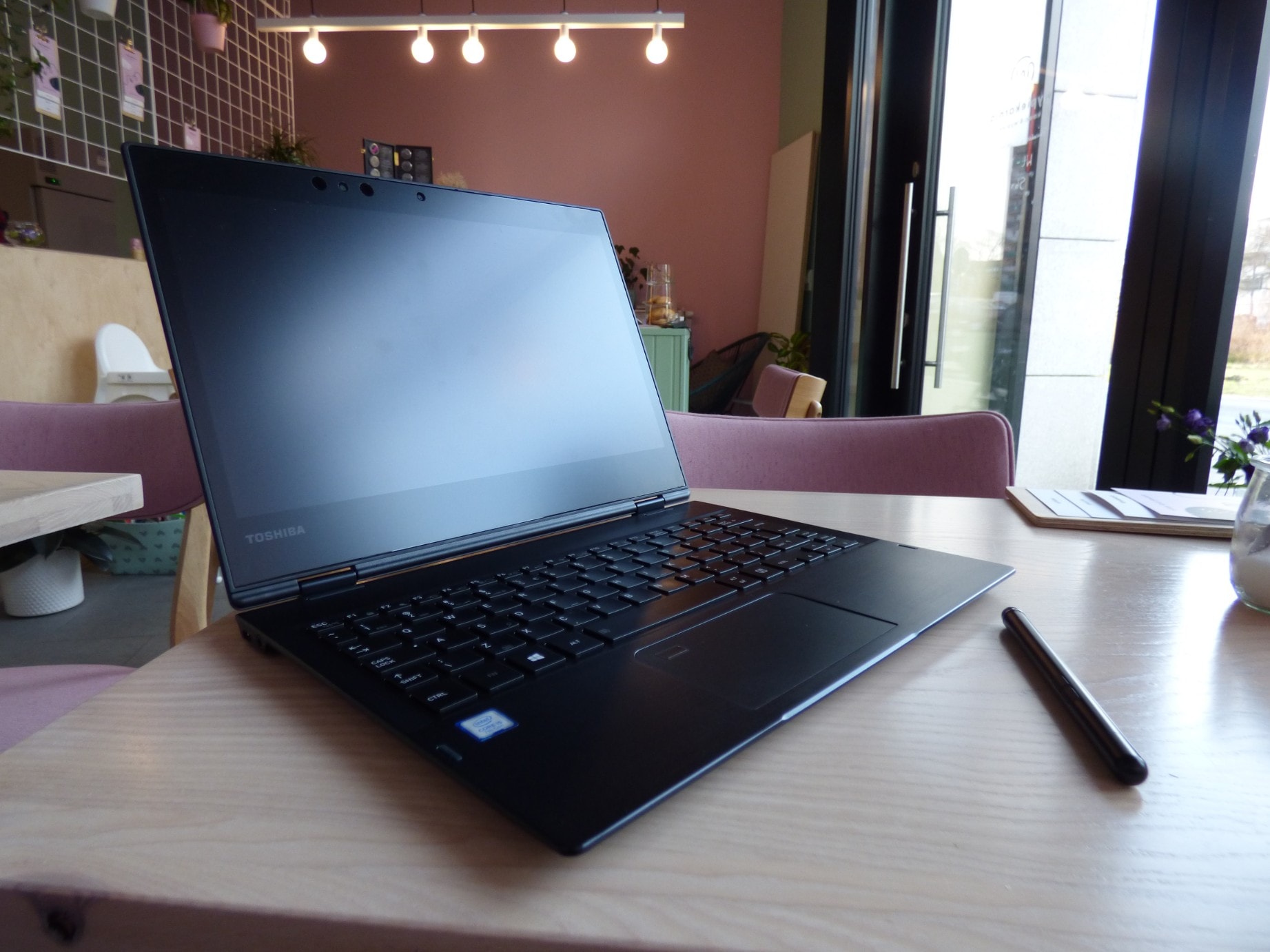 TEST: Toshiba Portégé, czyli ultralekki laptop 2w1