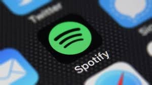 Nie chcesz podcastów wideo? Spotify nie pyta, tylko pokazuje