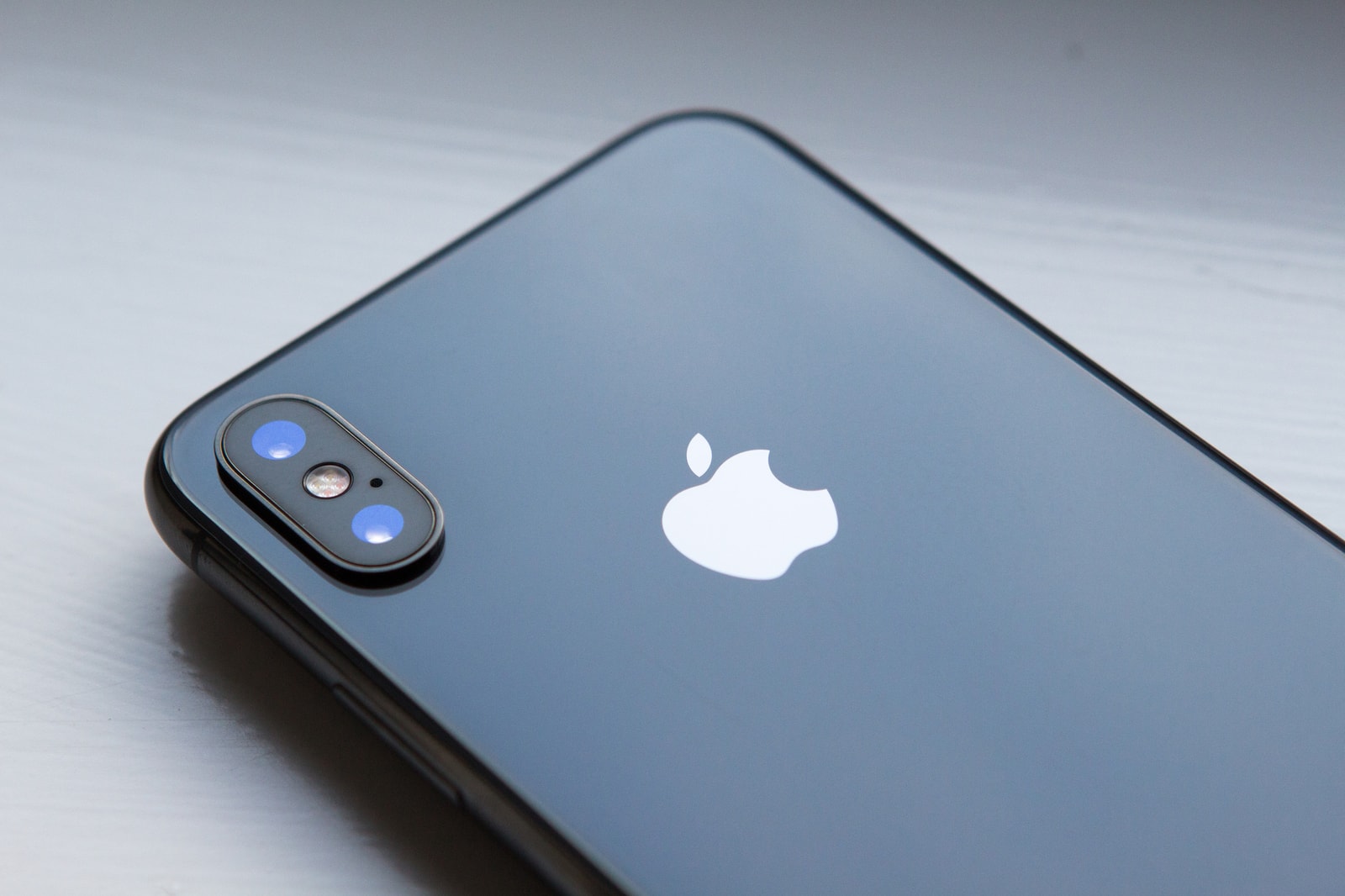 iPhone X to najpopularniejszy smartfon początku roku