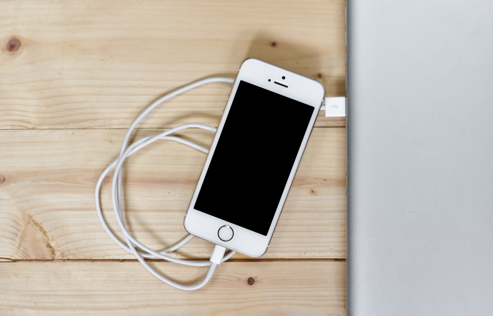 W iPhone’ach będzie zabezpieczenie, które może utrudnić pracę śledczym