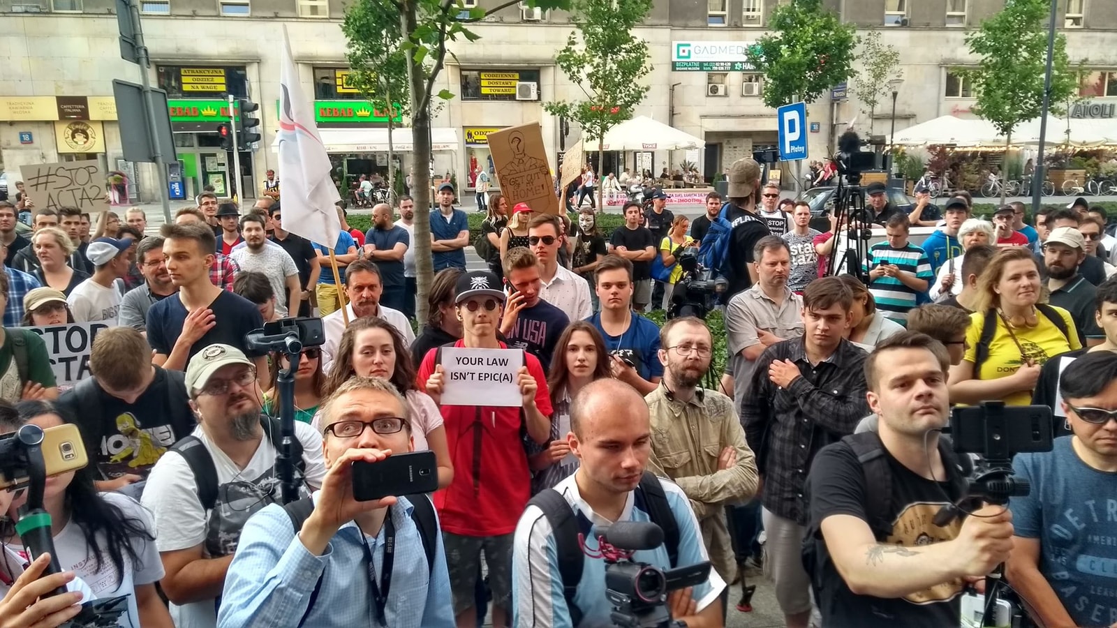 acta 2 protest