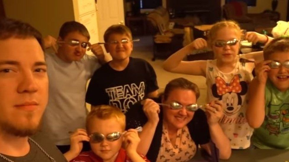 YouTube zablokował konta rodziców nie znających umiaru