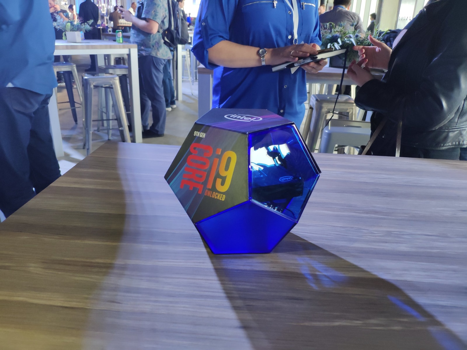 Core i9-9900K to naprawdę potężny CPU. Rywalizacja z AMD nabiera tempa (fot. Krzysztof Bogacki/CHIP)
