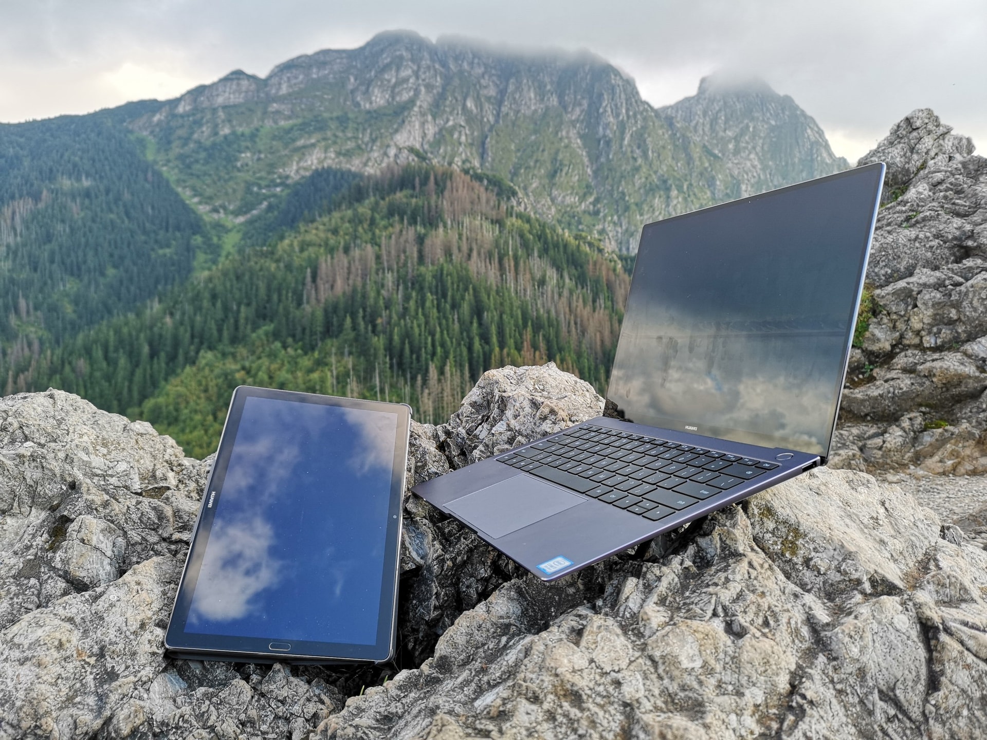 Laptop kontra tablet: Testujemy na sobie