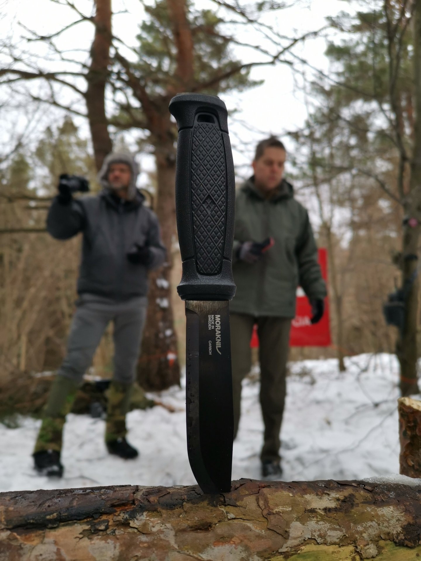 Drzewo-Które-Daje-Internet, grafik z nożem i fotograf z honorem [WIDEO]