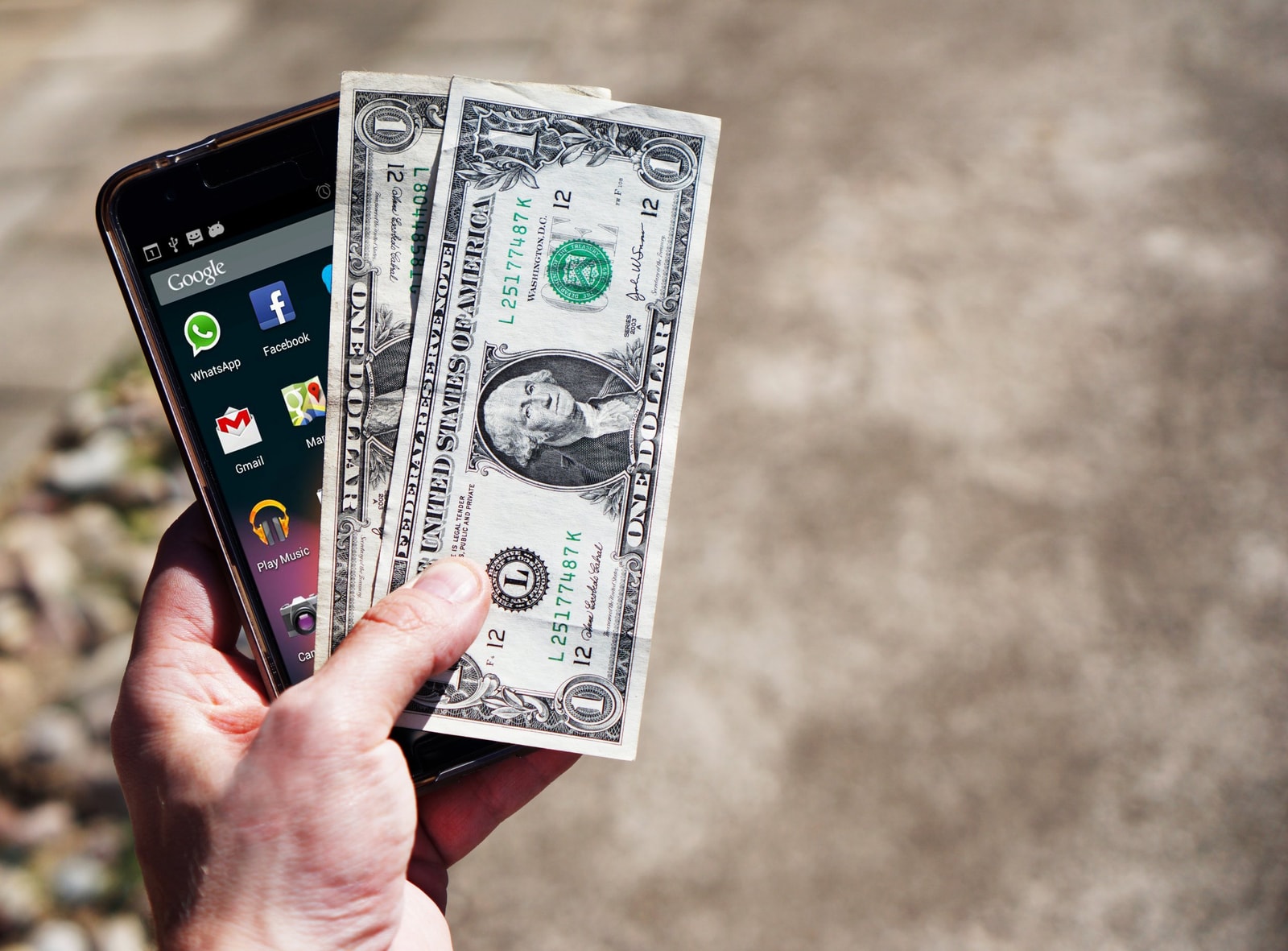 Fałszywy tłumacz z Google Play kradł pieniądze Polaków