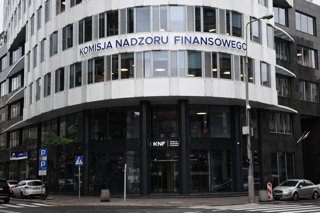 KNF uruchomiła porównywarkę kosztów rachunków bankowych