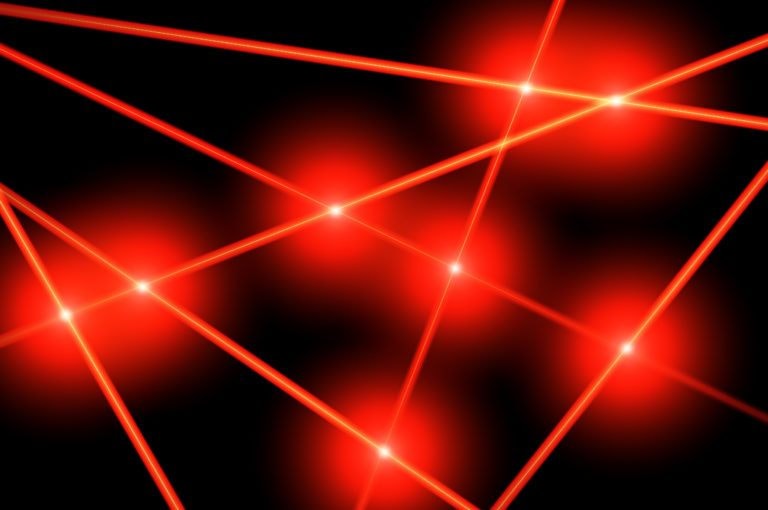 Noblista: odpady nuklearne da się niszczyć wiązkami laserowymi