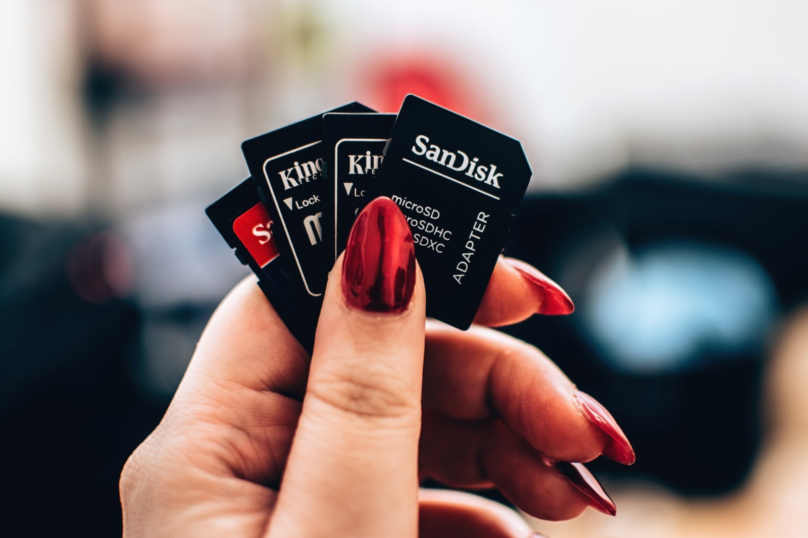 Huawei przestanie korzystać z kart pamięci MicroSD