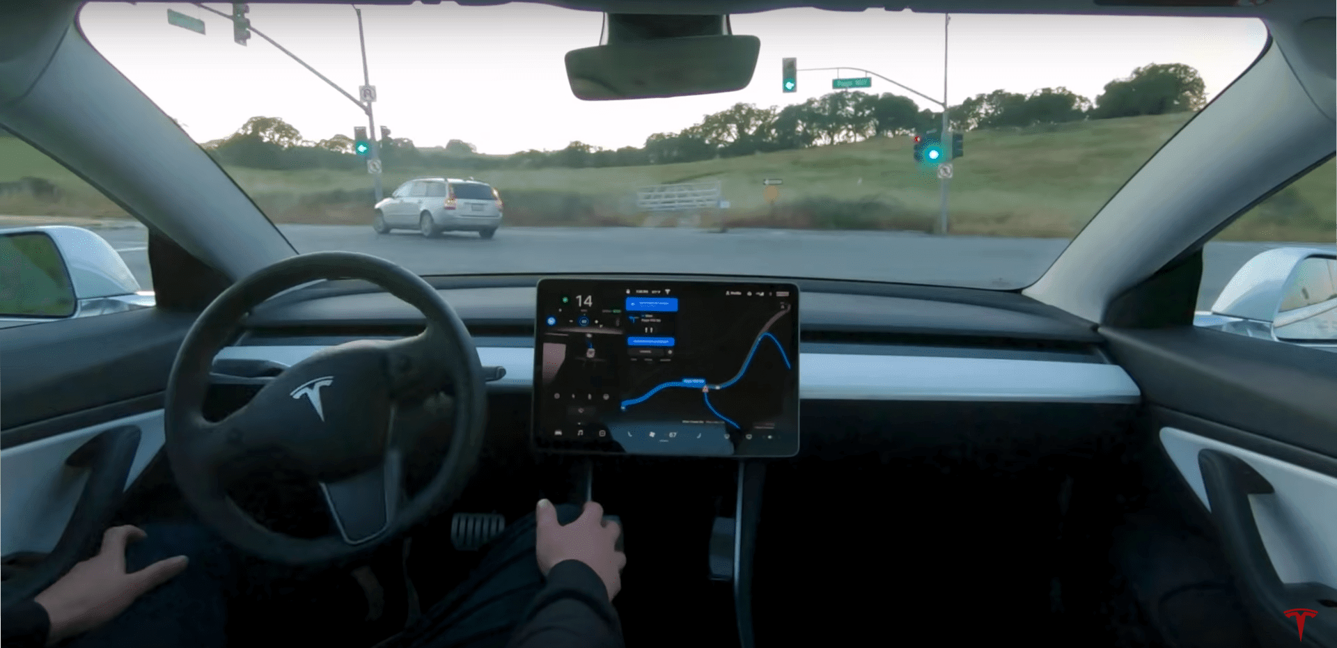 Niedługo pierwsi klienci Tesli skorzystają z w pełni autonomicznego pilota
