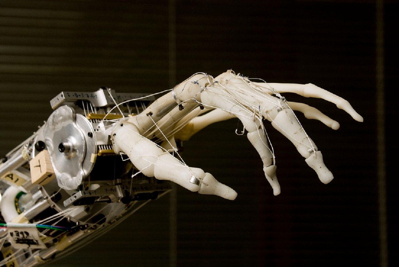 reka robota mechaniczne ramię