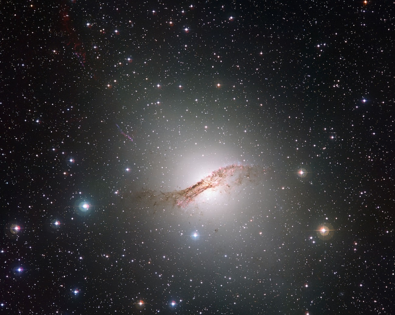 Tak wyglądają kosmiczne dżety. Astronomowie wykonali zdjęcie obiektu oddalonego o 12 mln lat świetlnych