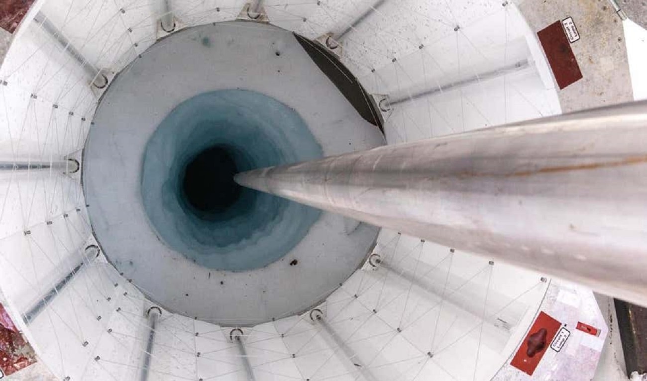 Mikroorganizmy żyją setki metrów pod lodem. Ich obserwacje mogą pomóc w poszukiwaniu życia pozaziemskiego