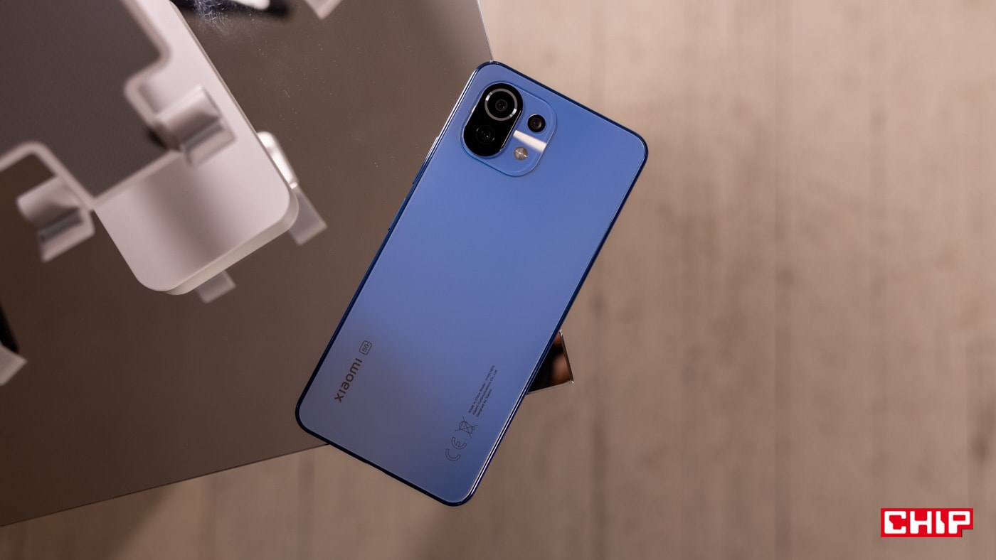 Czy smartfon z 5G generuje większe promieniowanie niż telefon z LTE?