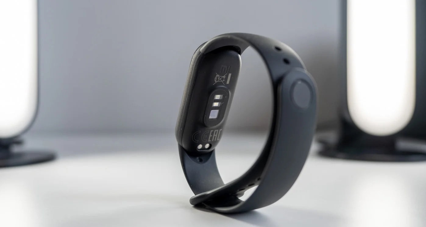 Xiaomi Mi Smart Band 6 NFC z płatnościami zbliżeniowymi. Polskie banki już są gotowe