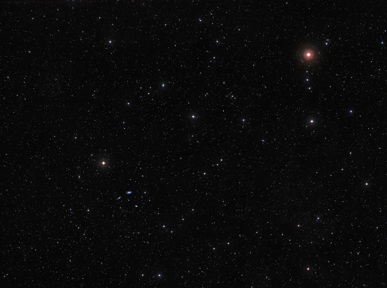 Astronomowie świętują Halloween. W roli głównej gwiazda węglowa CW Leonis