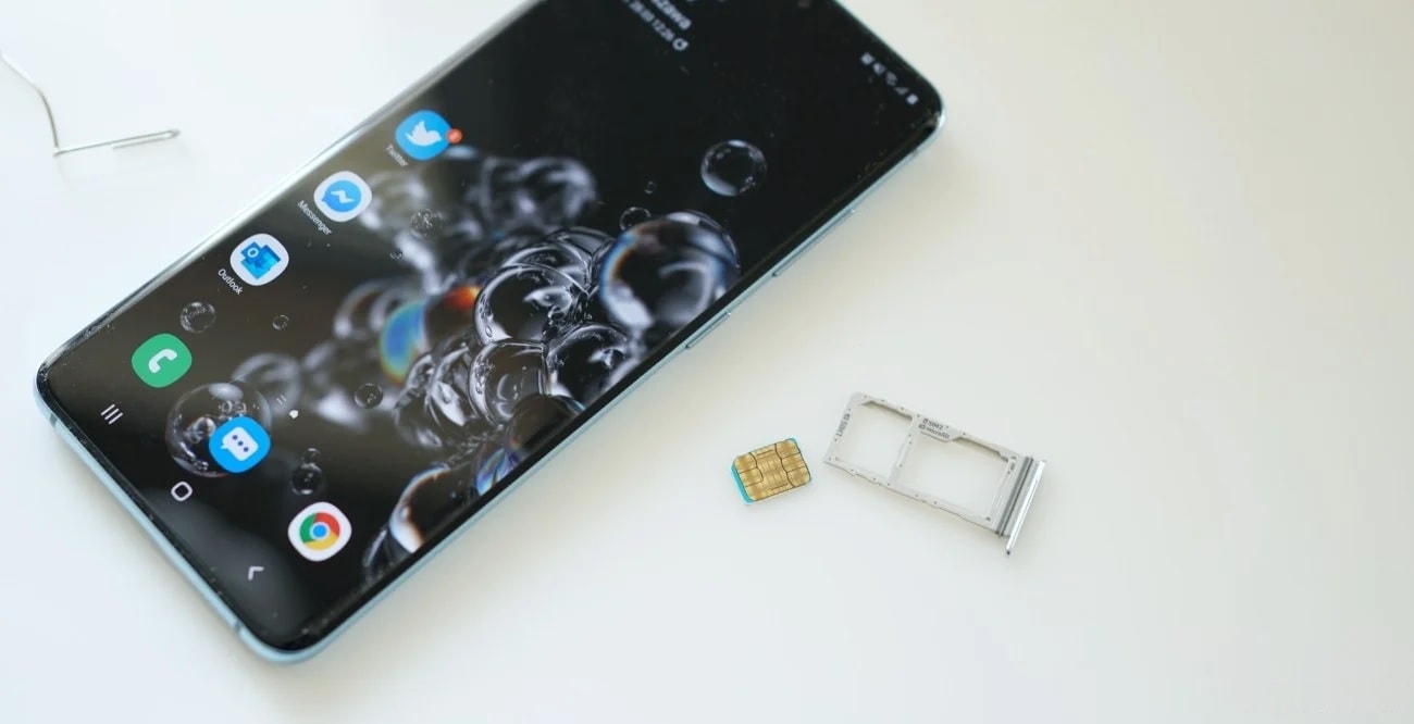 Plus stawia na nowoczesność. Do oferty trafiają startery eSIM