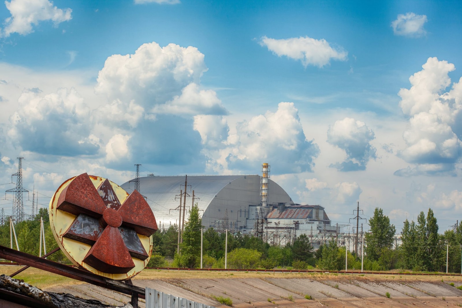 Dziś szczątki dawnej elektrowni skrywa szczelny sarkofag
