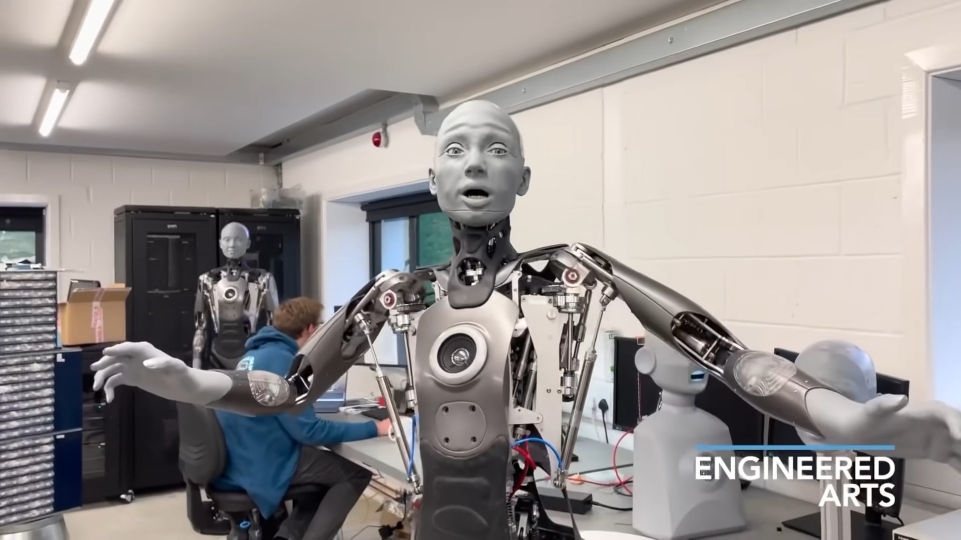 mimika-robota-engineered-arts