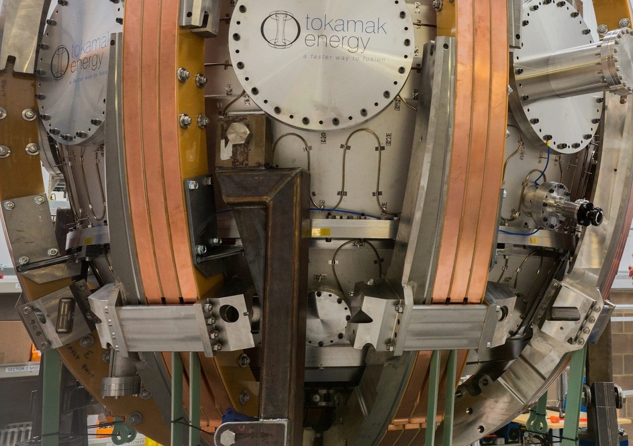 Tokamak sferyczny z rekordową temperaturą. Brytyjczycy chcą dogonić naturę