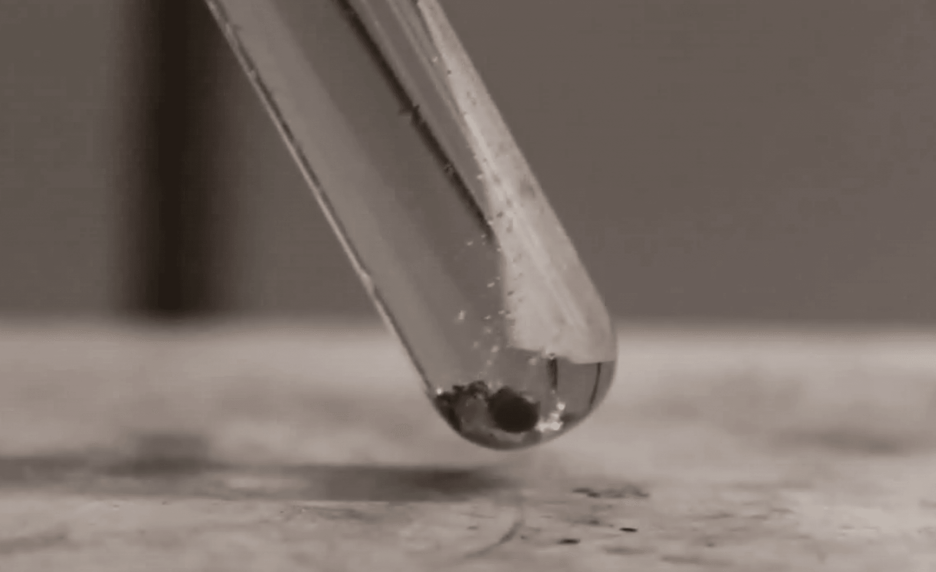 Nadchodzi tanie paliwo wodorowe?
