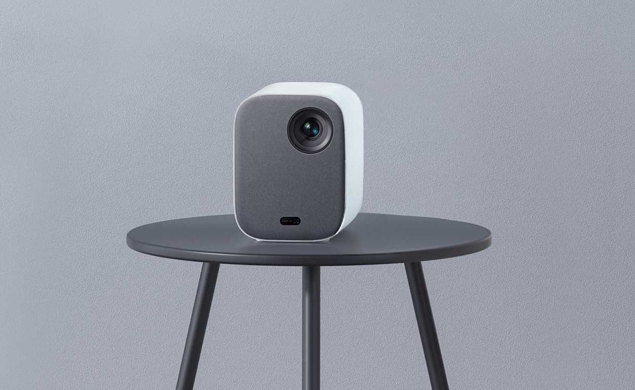 Xiaomi powiększa ekosystem urządzeń. Do Polski wchodzi projektor, kompresor i nowy TV Stick 4K