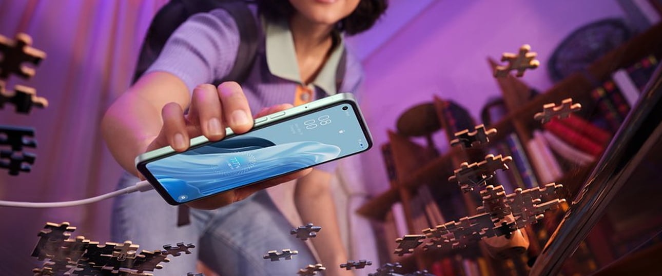 OPPO Reno7 Lite 5G już w Polsce. Na start - słuchawki w gratisie!