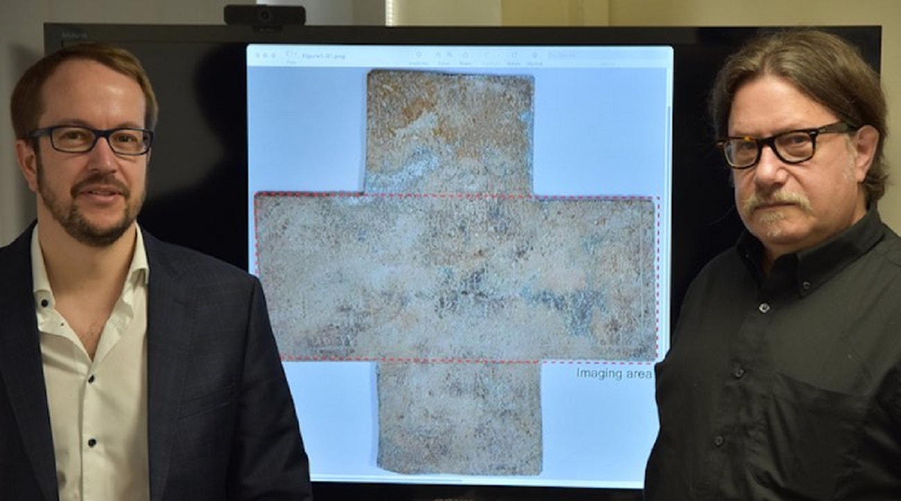 Pod XVI-wiecznym krzyżem znajdował się ukryty komunikat. Rozszyfrowano go dzięki nowej technologii