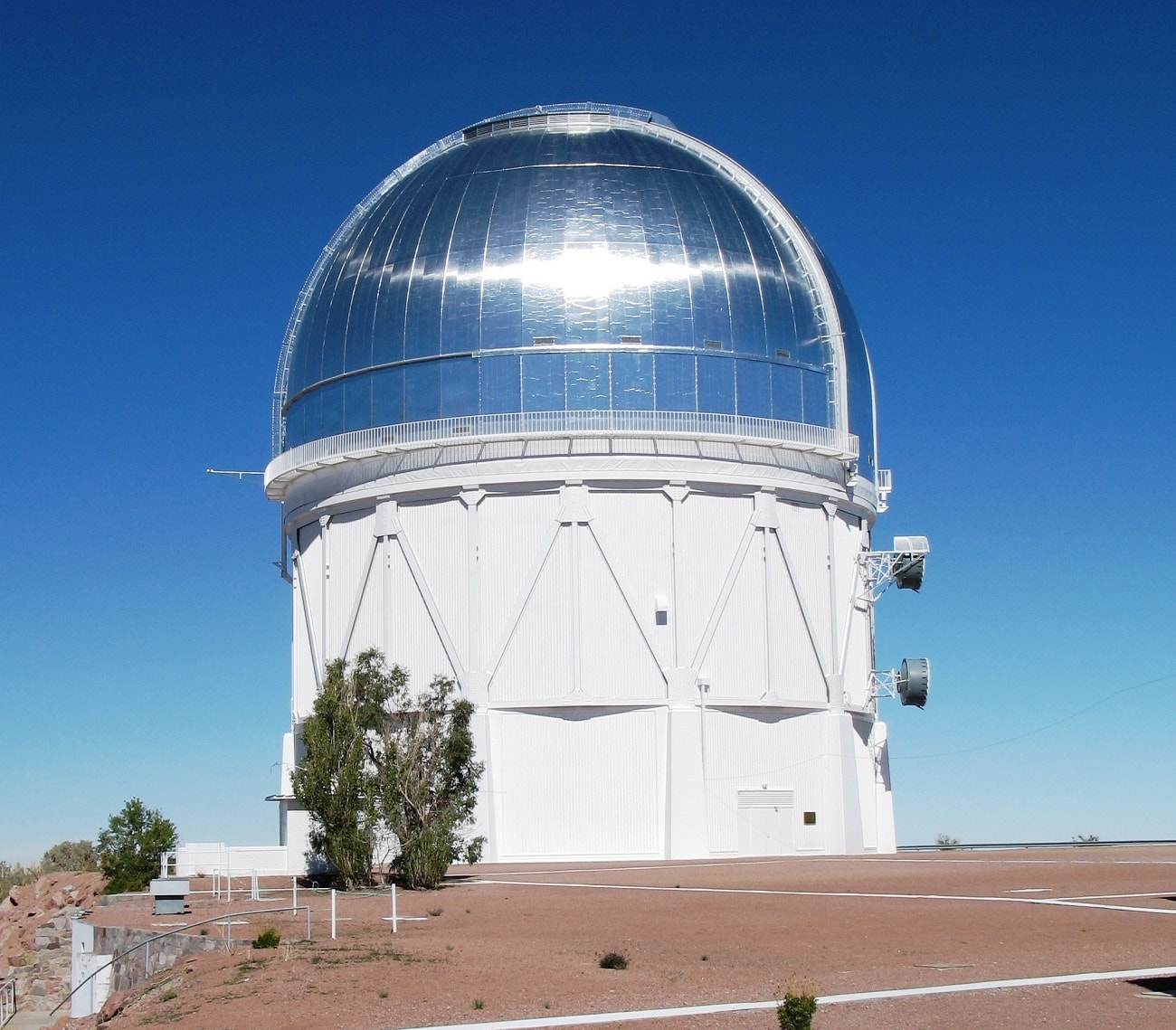 Galaktyki zamknięte w kosmicznym tańcu. Jaka przyszłość je czeka?
