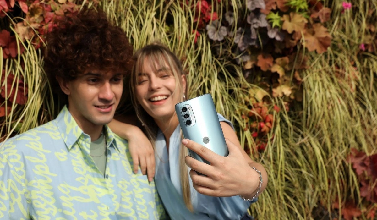 Motorola powiększa ofertę o dwa kolejne smartfony. Oto moto g62 i moto g42