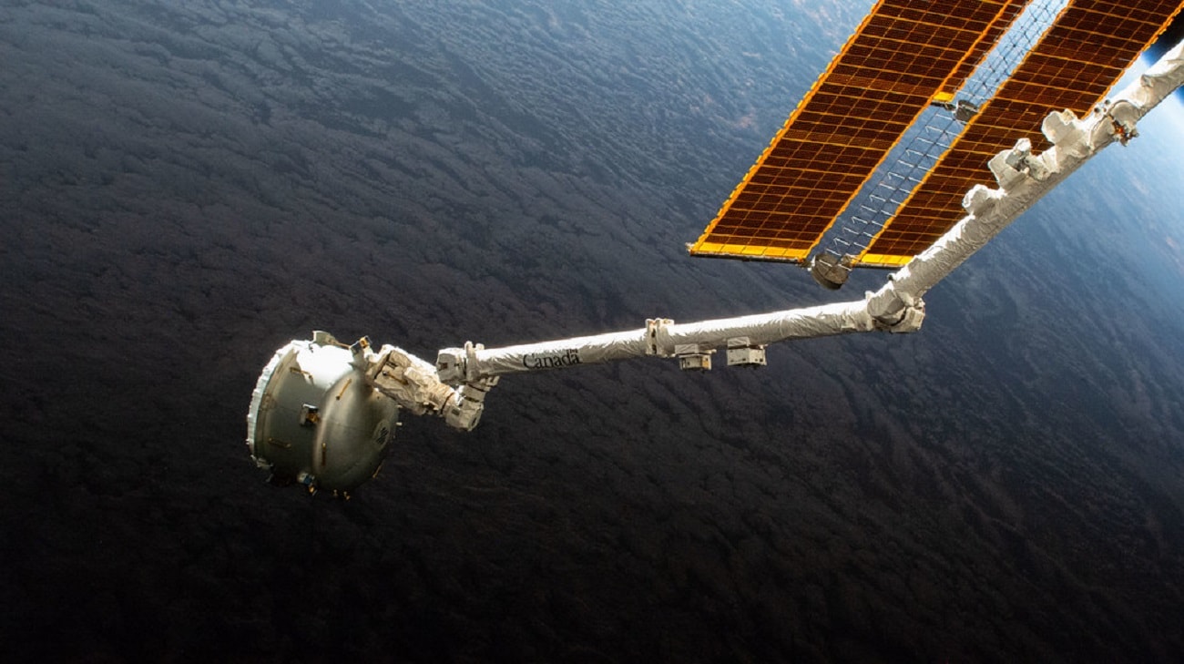 Śmieci z ISS pozbywa się tak. Nowa metoda stosowana przez astronautów uwieczniona na wideo