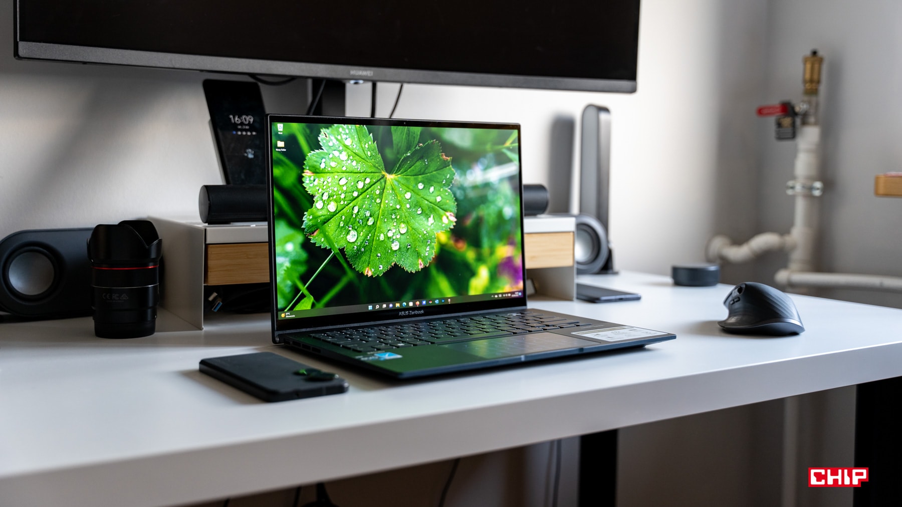 Test Asus ZenBook 14 OLED UX3402Z. Król laptopowych ekranów powraca