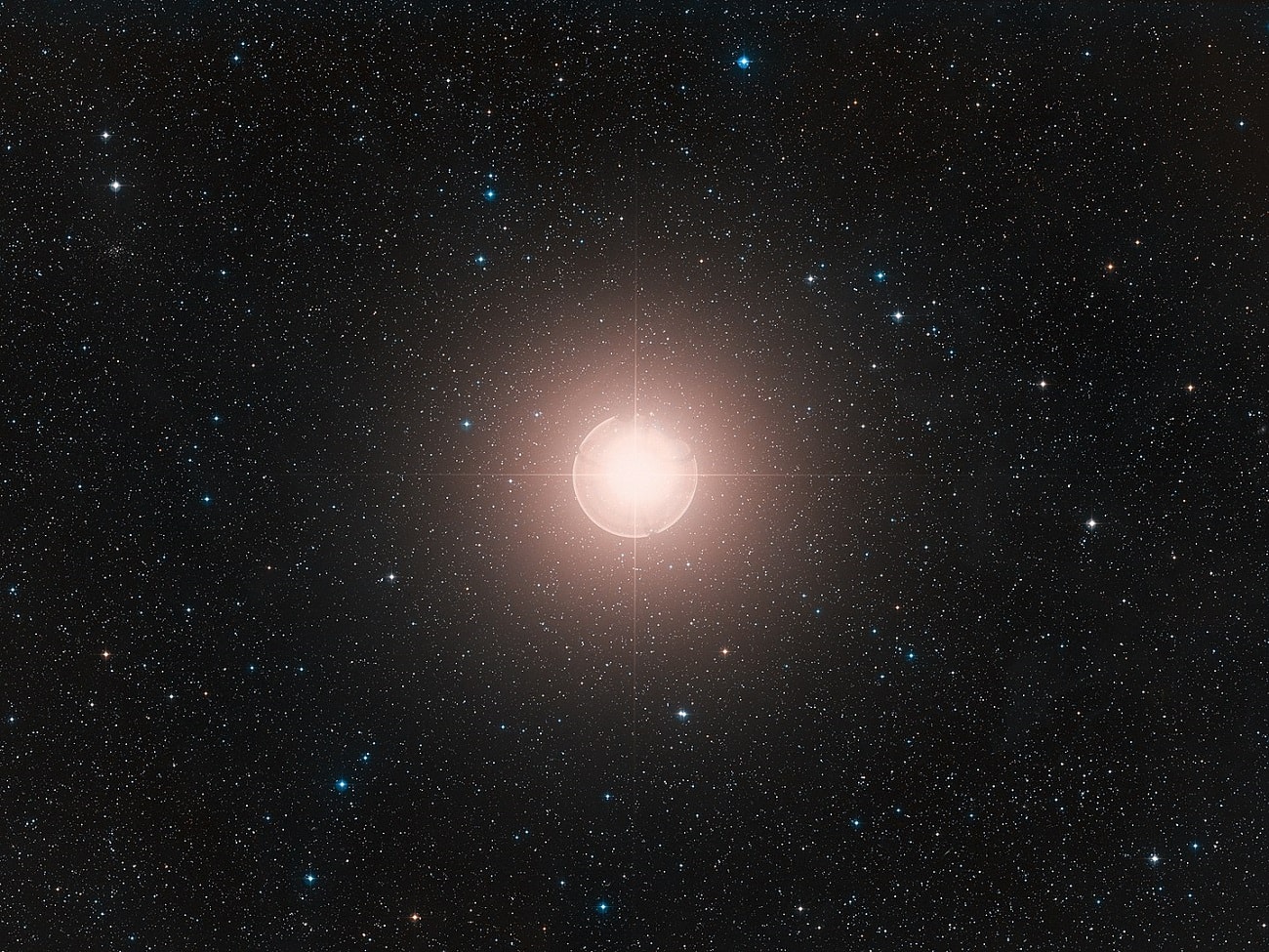 Betelgeza eksplodowała w niewidziany wcześniej sposób. Zaobserwował ją Kosmiczny Teleskop Hubble’a