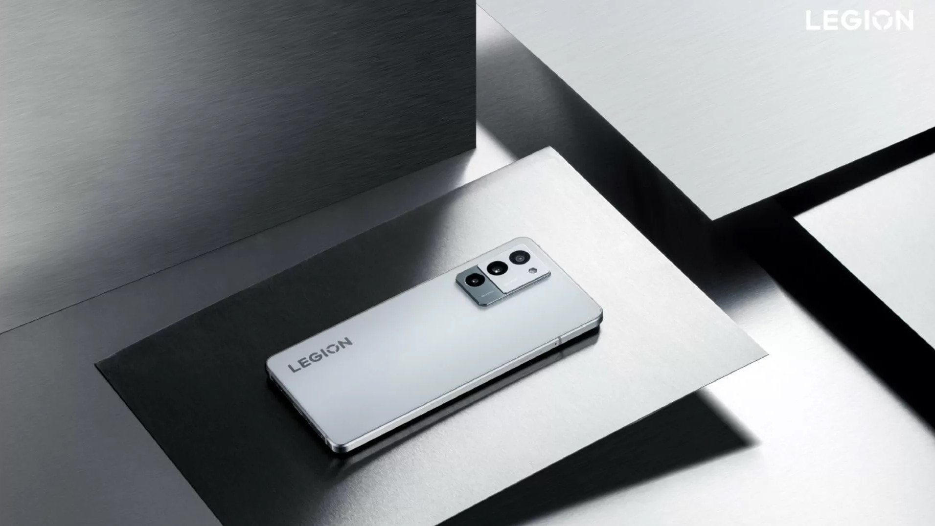 Premiera Lenovo Legion Y70