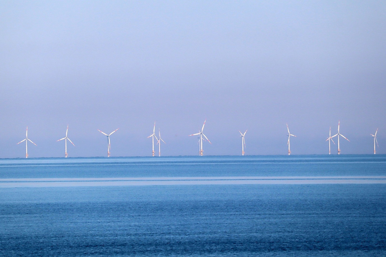 Najgłębsza na świecie morska elektrownia wiatrowa ruszyła! Niewiarygodne, ile prądu wyprodukuje