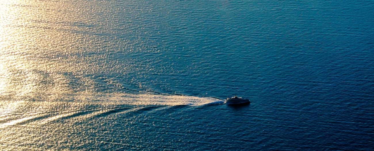 Wibracje spod dna morza. Kabel internetowy wykrył podwodne sygnały