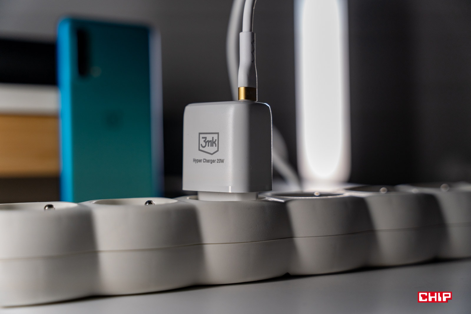 Kupowanie kabli na AliExpress źle się kończy. Polska firma pokazuje, dlaczego na kablach i ładowarkach nie warto oszczędzać