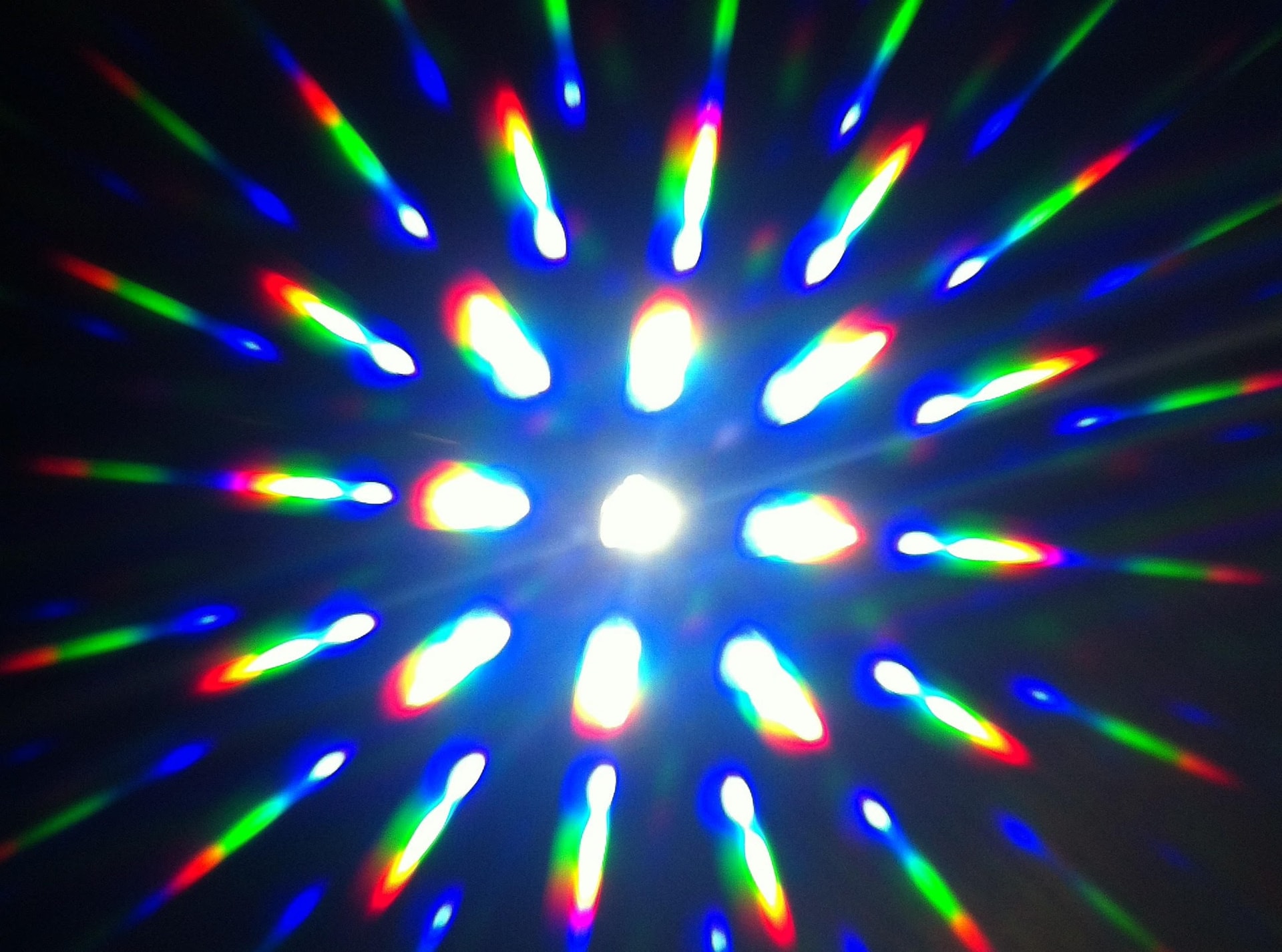 tajemnica oddziaływania światła na materię