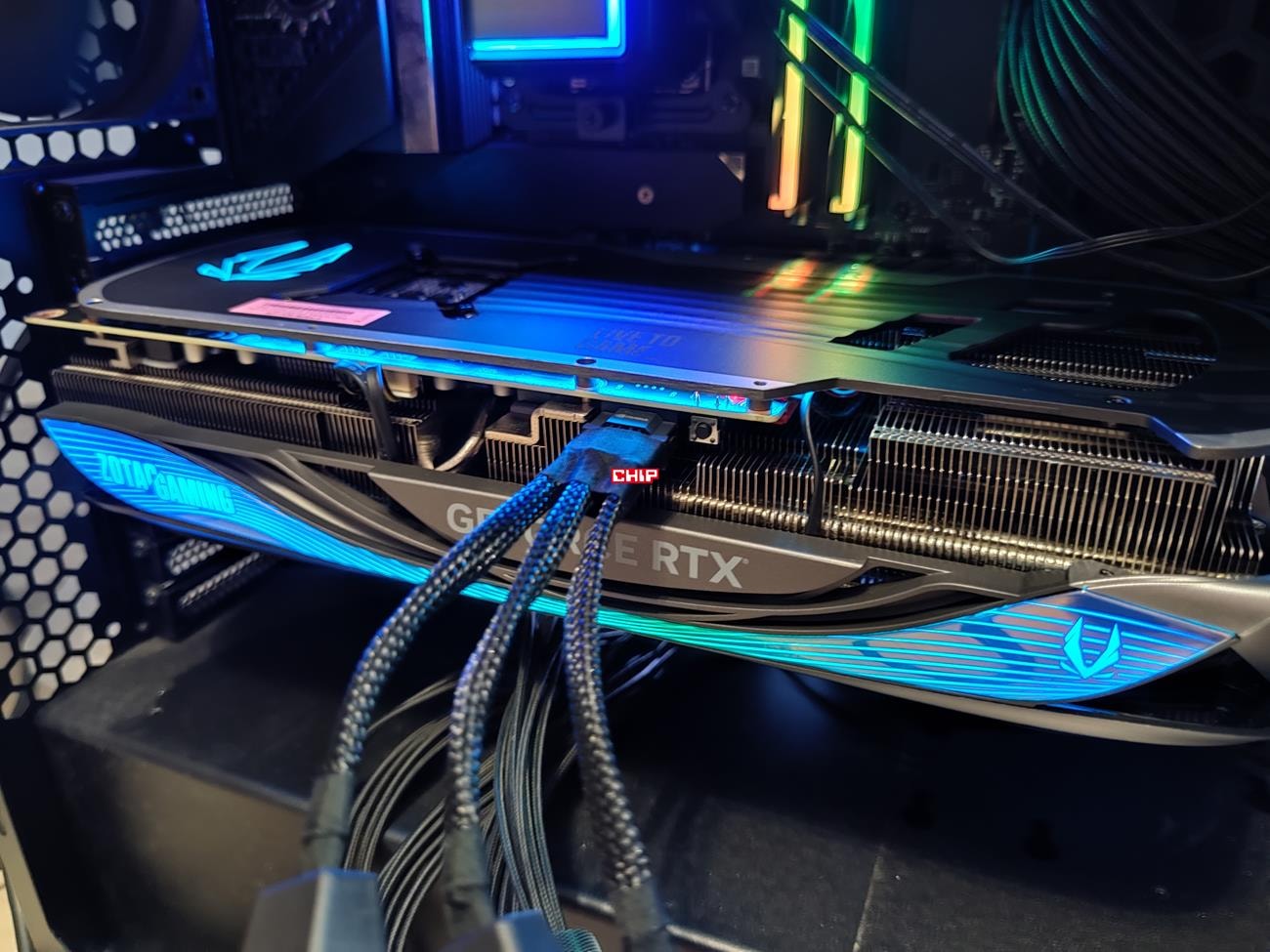 test ZOTAC GeForce RTX 4070 Ti AMP Extreme AIRO, recenzja ZOTAC GeForce RTX 4070 Ti AMP Extreme AIRO, opinia ZOTAC GeForce RTX 4070 Ti AMP Extreme AIRO