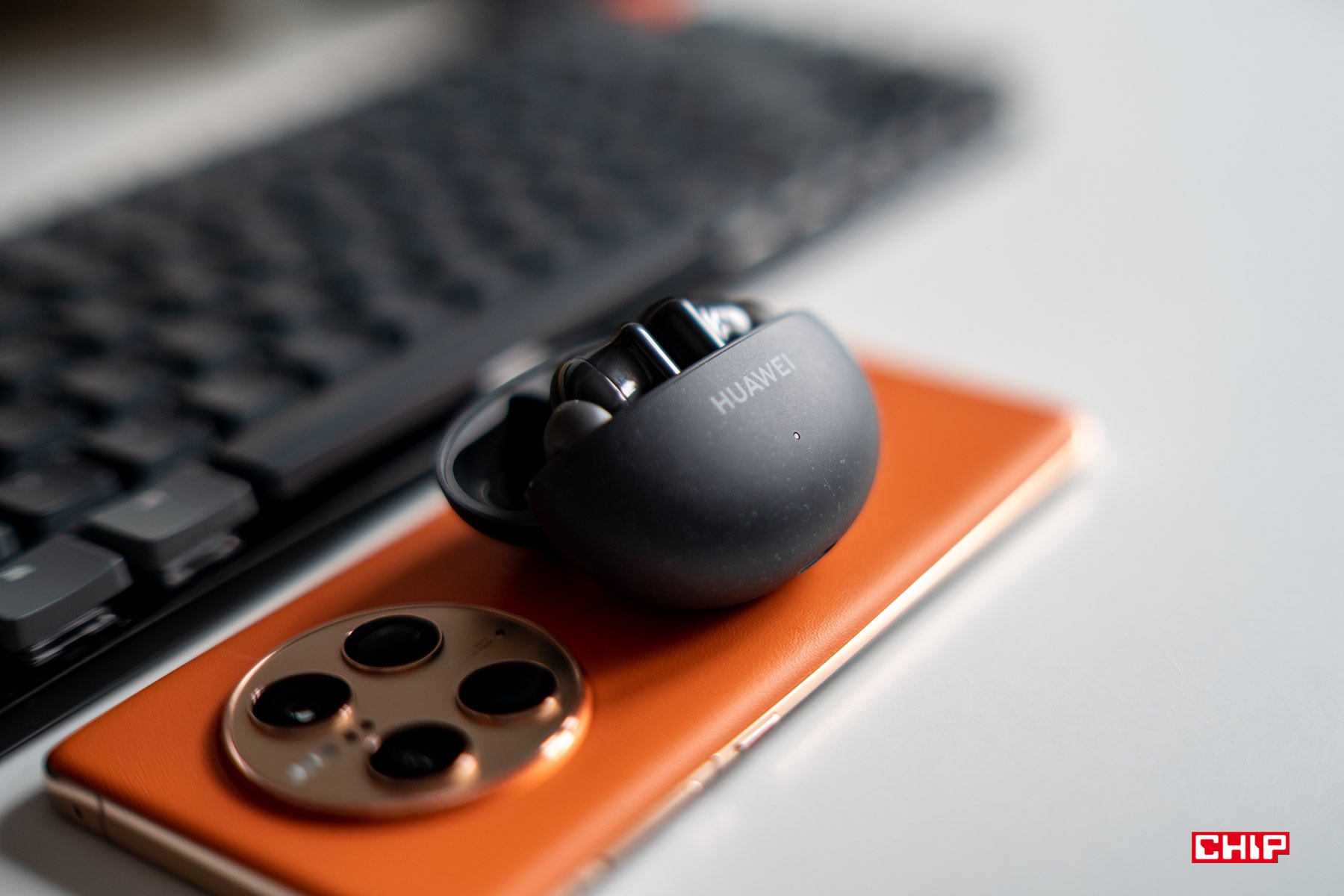 Jakie słuchawki z TWS wybrać? Dobre, tanie i najlepiej z ANC