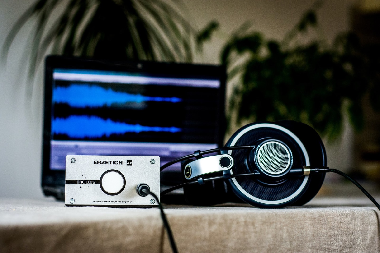 Audiofilski kabel SATA za 500 dolców. A ty co, dalej podłączasz dysk przewodem za kilka złotych?