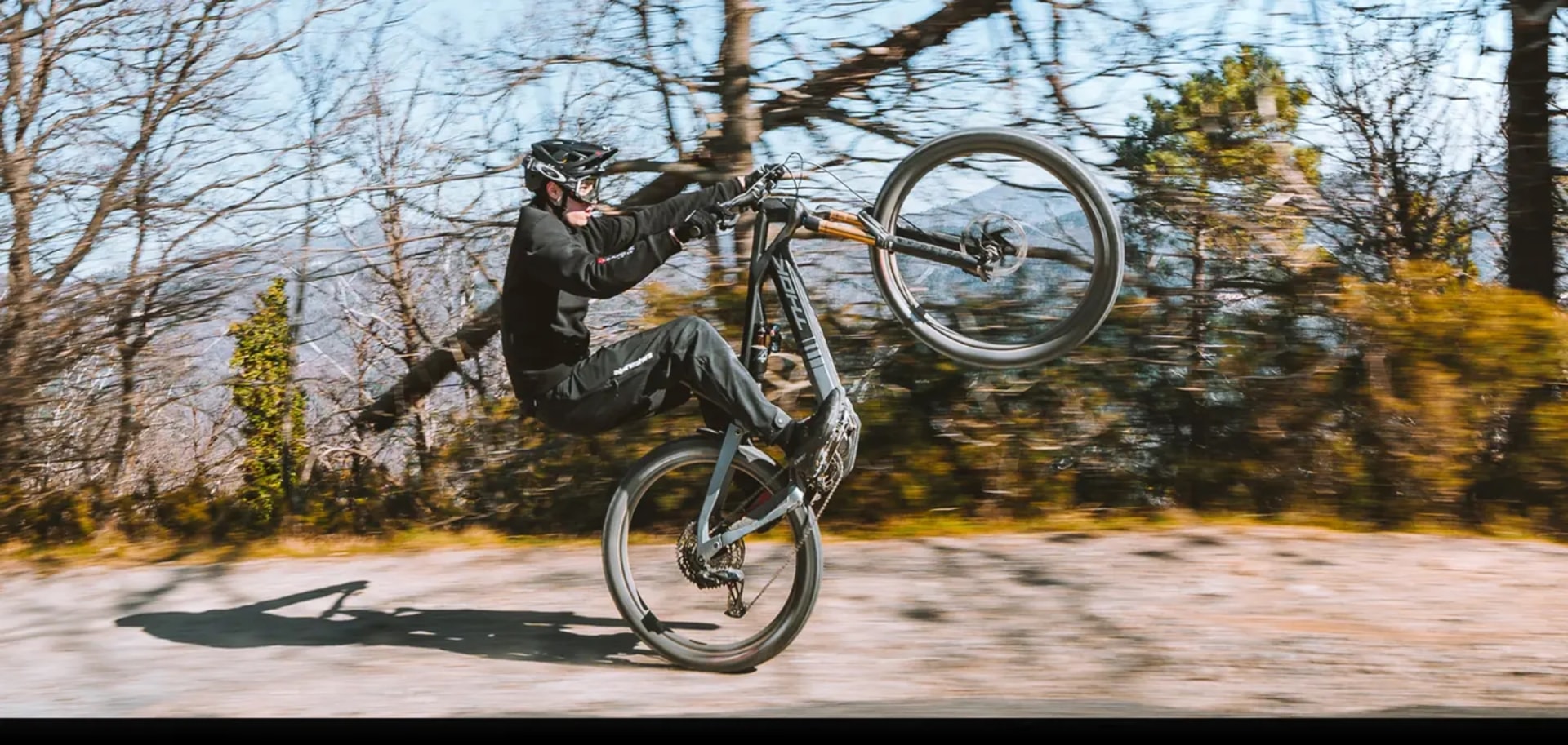 Lekki elektryczny rower górski Gram RC od Thok