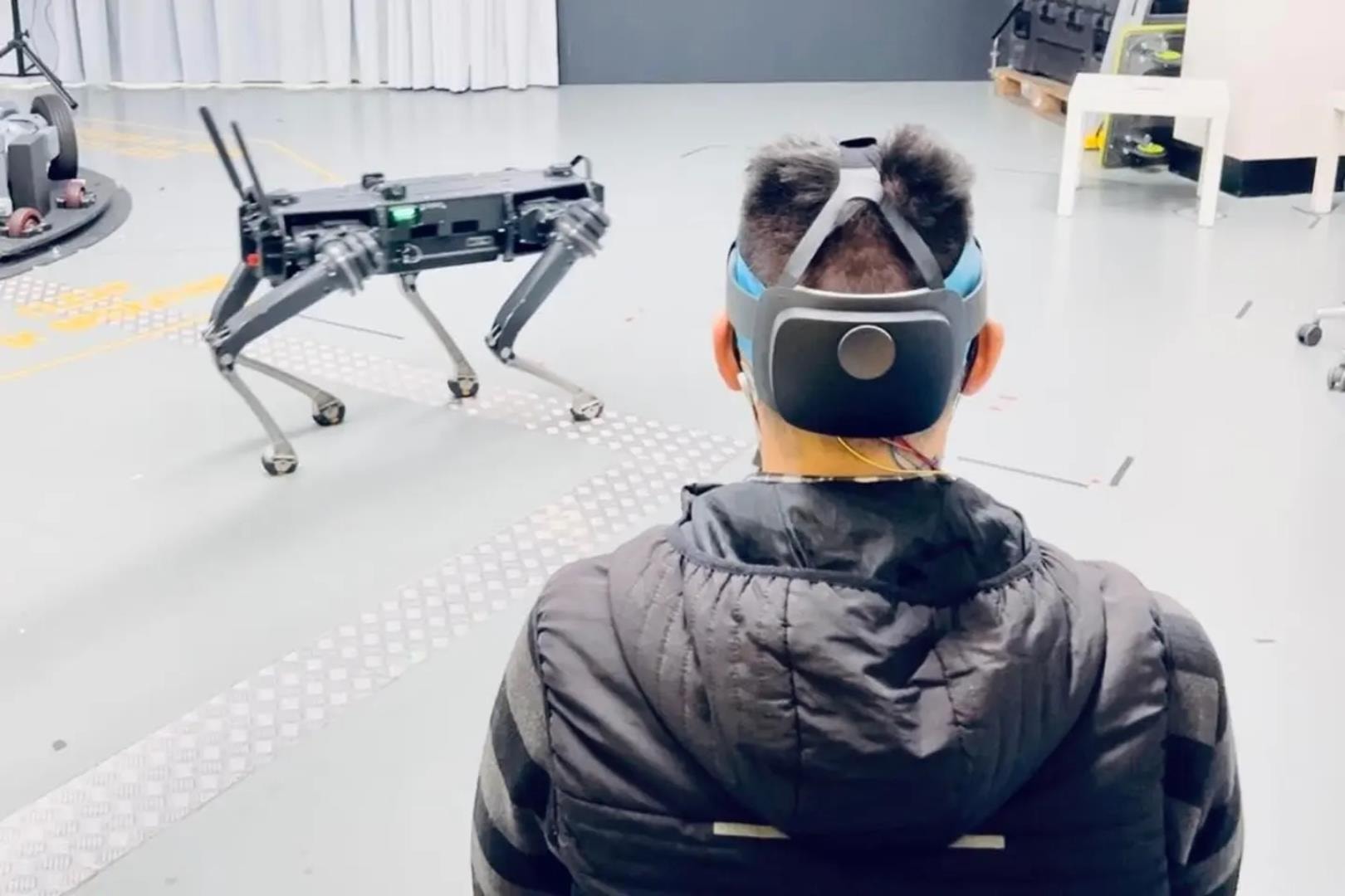 Robot sterowany myślami będzie gotowy do akcji w mgnieniu oka. Badacze dokonali przełomu