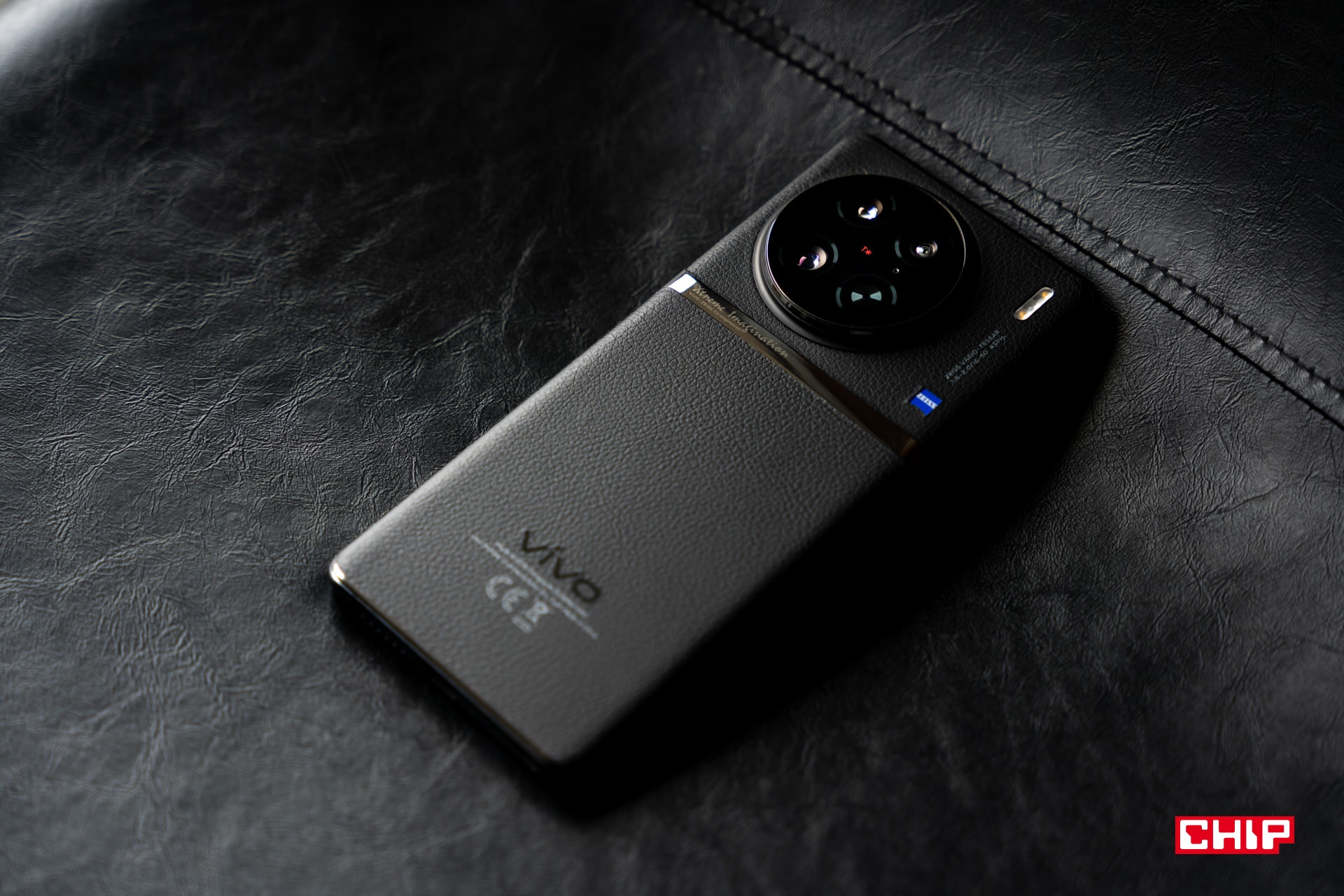 Co musi mieć smartfon, żeby warto było dać za niego 6000 zł? Wystarczy spojrzeć na vivo X90 Pro