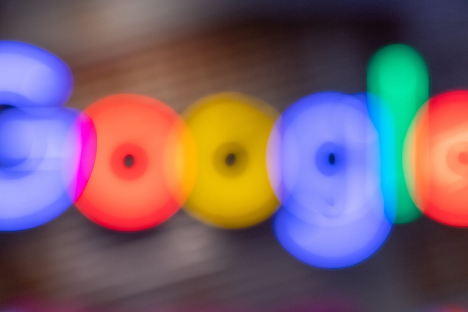 Google przypomniał Microsoftowi, że ma fajniejszych kumpli. Te nowości wstrząsną Internetem