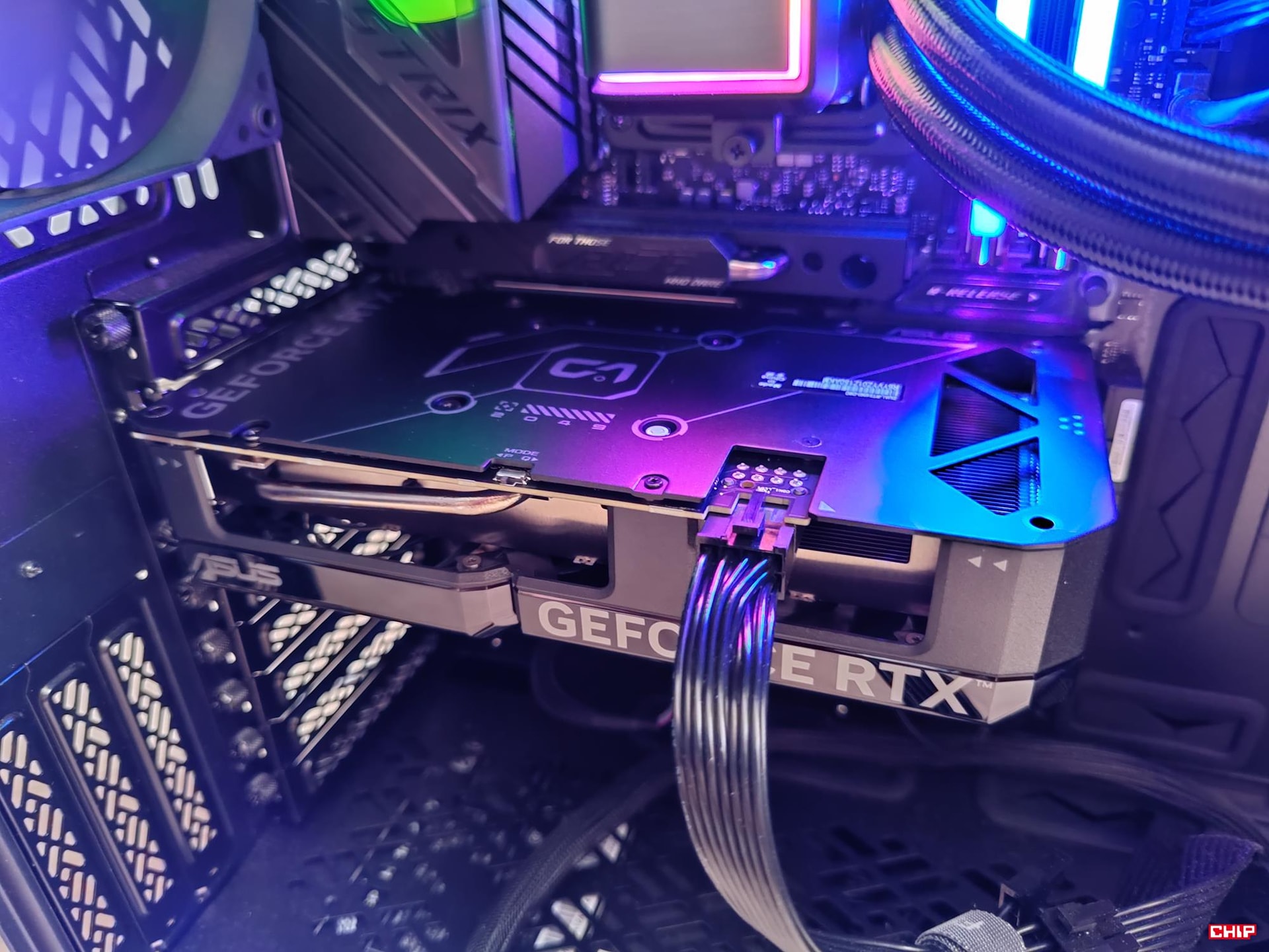 Test Asus GeForce RTX 4060 Dual OC