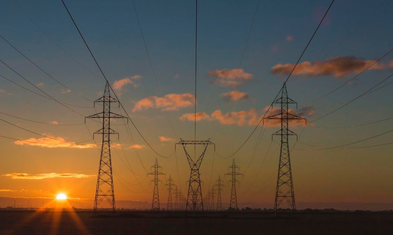 Energetyczny kryzys zażegnany. Oto zasilany słońcem reaktor generujący paliwa z plastiku i dwutlenku węgla